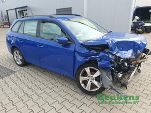 Skoda Fabia III Combi 1.0 TSI 12V Épave (2020, Bleu)