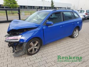 Skoda Fabia III Combi 1.0 TSI 12V Épave (2020, Bleu)