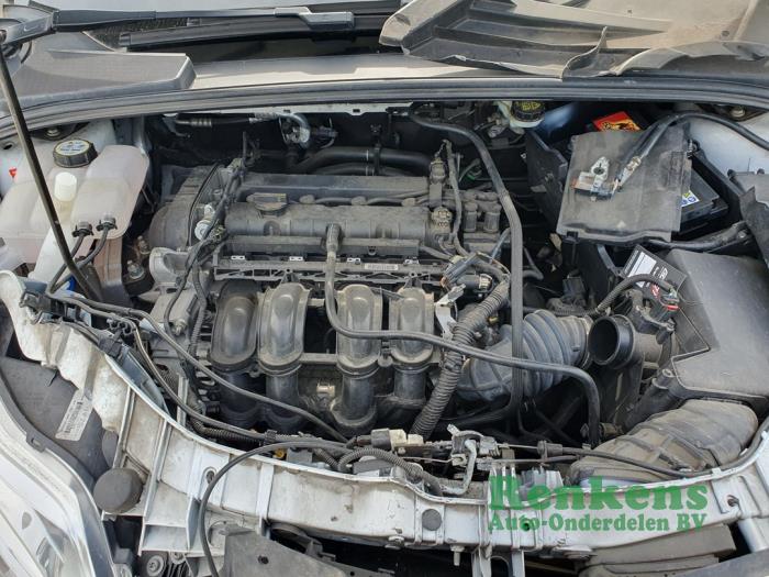 Ford Focus 3 Wagon 1.6 Ti-VCT 16V 105 Épave (2013, Blanc)