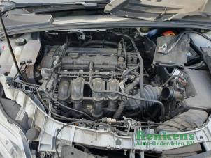 Ford Focus 3 Wagon 1.6 Ti-VCT 16V 105 Épave (2013, Blanc)