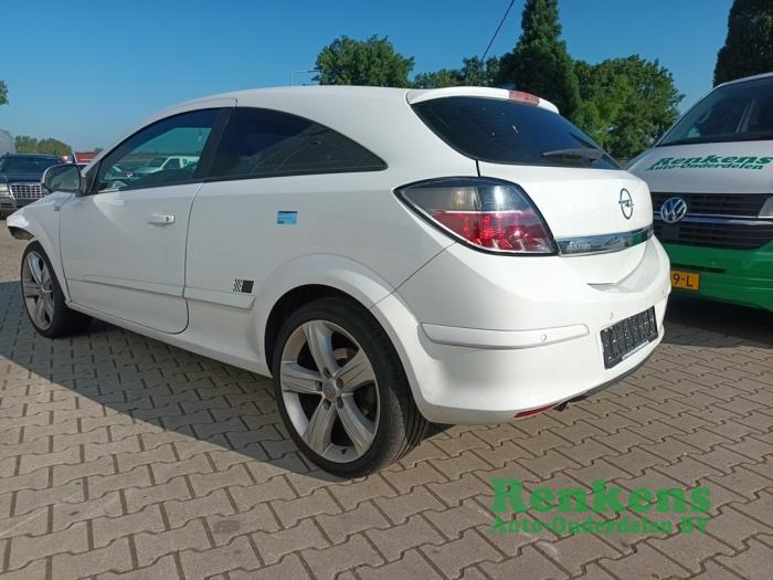 Opel Astra H 2010 - buy a car from Europe