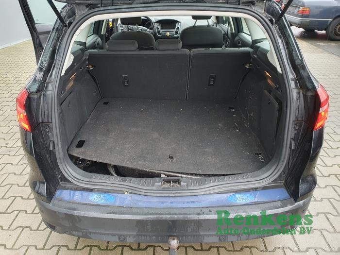 Ford Focus 3 Wagon 1.0 Ti-VCT EcoBoost 12V 125 Samochód złomowany (2015, Czarny)