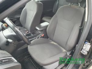 Ford Focus 3 Wagon 1.0 Ti-VCT EcoBoost 12V 125 Samochód złomowany (2015, Czarny)