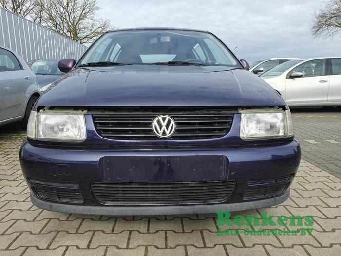Volkswagen Polo III 1.6i 75 Samochód uszkodzony (1995, Purpurowy)