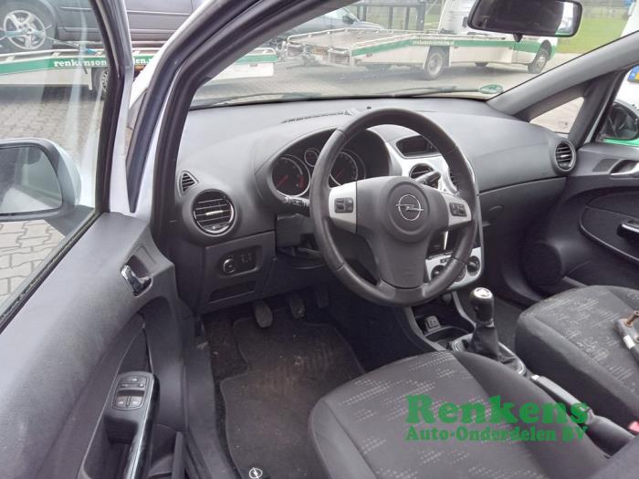 Opel Corsa D 1.3 CDTi 16V ecoFLEX Skrotfordon (2013, WIT)