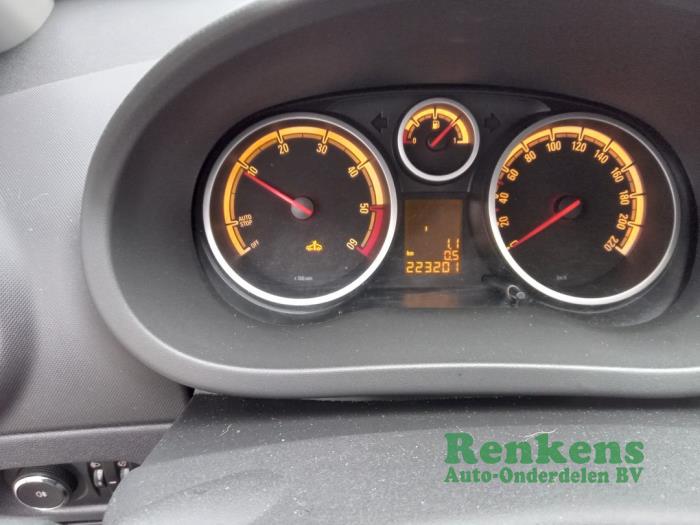 Opel Corsa D 1.3 CDTi 16V ecoFLEX Skrotfordon (2013, WIT)