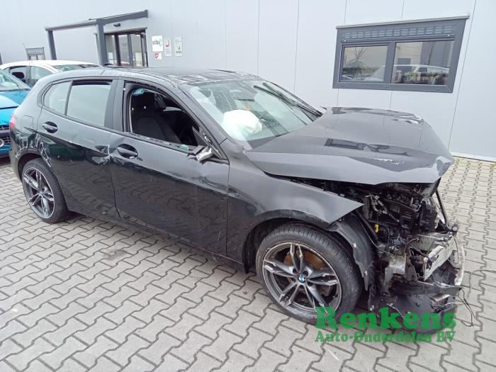 BMW 1 serie 116d 1.5 12V TwinPower Épave (2020, Noir)