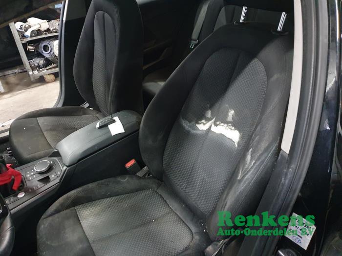 BMW 1 serie 116d 1.5 12V TwinPower Épave (2020, Noir)
