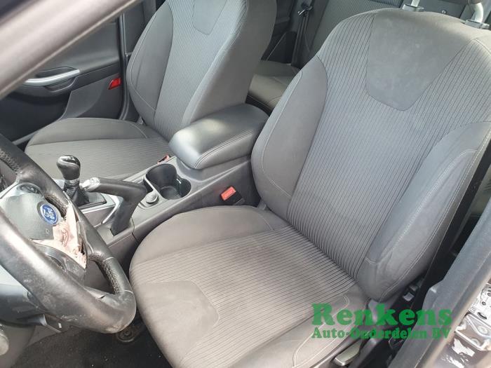 Ford Focus 3 1.0 Ti-VCT EcoBoost 12V 100 Épave (2012, Brun)
