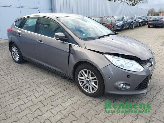 Ford Focus 3 1.0 Ti-VCT EcoBoost 12V 100 Épave (2012, Brun)