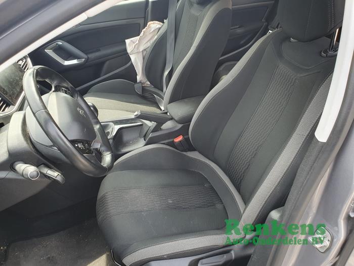 Peugeot 308 1.2 12V e-THP PureTech 110 Épave (2015, Gris)