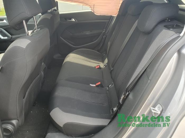 Peugeot 308 1.2 12V e-THP PureTech 110 Épave (2015, Gris)