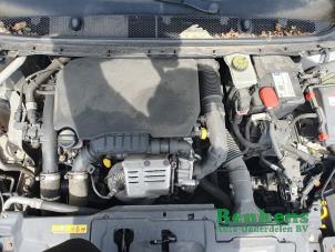 Peugeot 308 1.2 12V e-THP PureTech 110 Épave (2015, Gris)