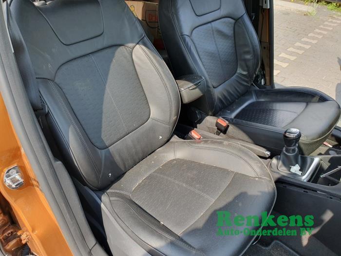 Renault Captur I 1.2 TCE 16V EDC Épave (2017, Orange)