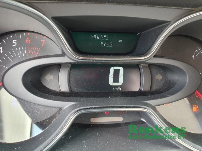 Renault Captur I 1.2 TCE 16V EDC Épave (2017, Orange)