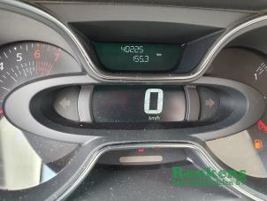 Renault Captur I 1.2 TCE 16V EDC Épave (2017, Orange)