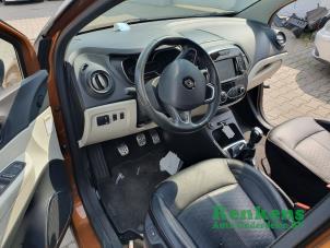 Renault Captur I 1.2 TCE 16V EDC Épave (2017, Orange)
