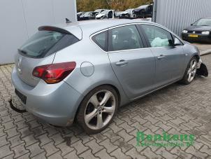 Opel Astra J 1.6 Turbo 16V Samochód złomowany (2010, Szary)