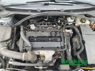 Opel Astra J 1.6 Turbo 16V Samochód złomowany (2010, Szary)