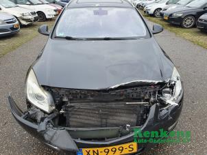 Opel Insignia Sports Tourer 2.0 Turbo 16V 4x4 Ecotec Samochód złomowany (2010, Czarny)