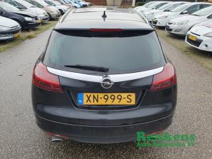 Opel Insignia Sports Tourer 2.0 Turbo 16V 4x4 Ecotec Samochód złomowany (2010, Czarny)