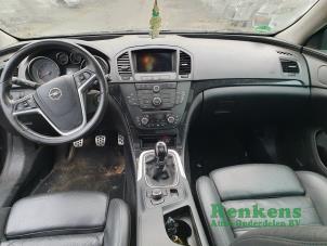 Opel Insignia Sports Tourer 2.0 Turbo 16V 4x4 Ecotec Samochód złomowany (2010, Czarny)