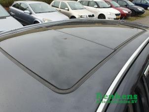 Opel Insignia Sports Tourer 2.0 Turbo 16V 4x4 Ecotec Samochód złomowany (2010, Czarny)
