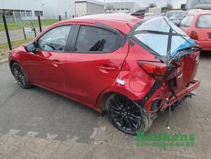 Mazda 2 1.5 SkyActiv-G 90 Épave (2023, Métallisé, Rouge)