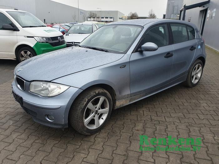 BMW 1 serie 116i 1.6 16V Skrotfordon (2005, LICHT BLAUW)