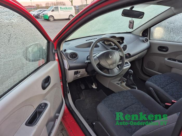 Renault Twingo II 1.2 Épave (2008, Rouge)