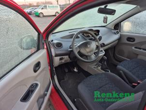 Renault Twingo II 1.2 Épave (2008, Rouge)
