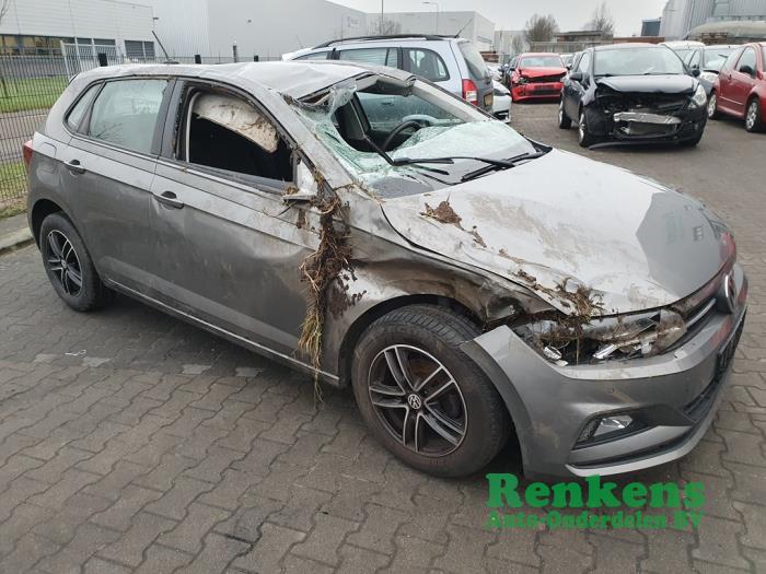 Volkswagen Polo VI 1.0 TSI 12V Épave (2020, Brun)