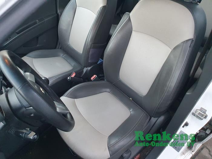 Chevrolet Spark 1.0 16V Bifuel Vehículo de desguace (2012, Blanco)