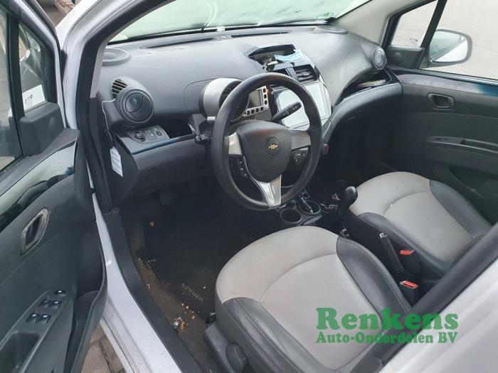 Chevrolet Spark 1.0 16V Bifuel Vehículo de desguace (2012, Blanco)