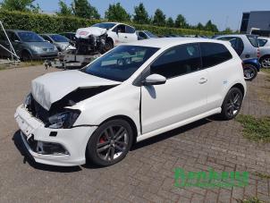 Volkswagen Polo V 1.2 TSI Épave (2012, Blanc)