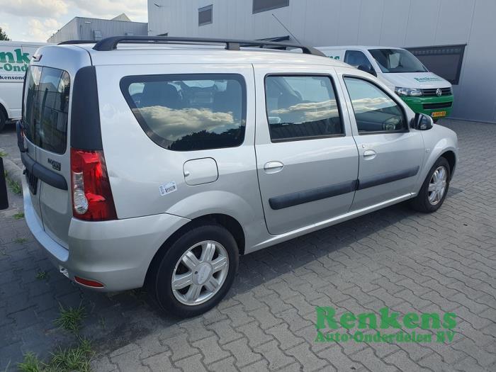 Dacia Logan MCV 1.6 MPI 85 Samochód złomowany (2011, Srebrny)