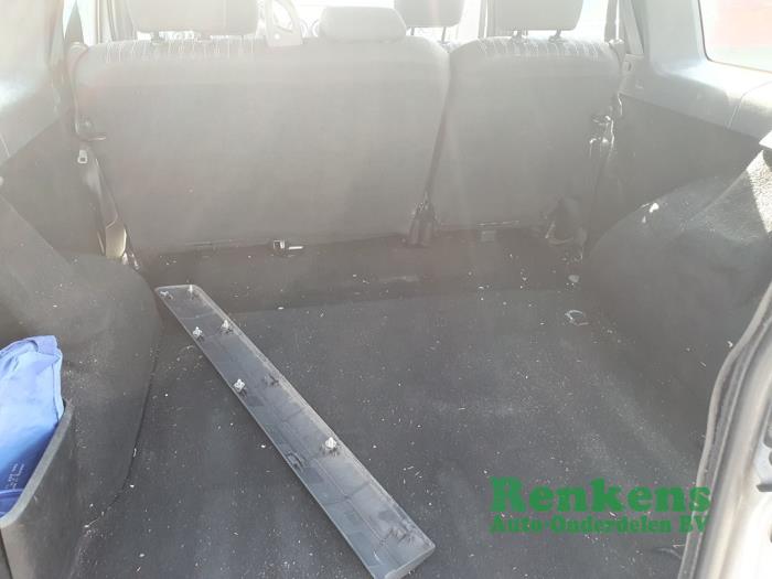 Dacia Logan MCV 1.6 MPI 85 Samochód złomowany (2011, Srebrny)