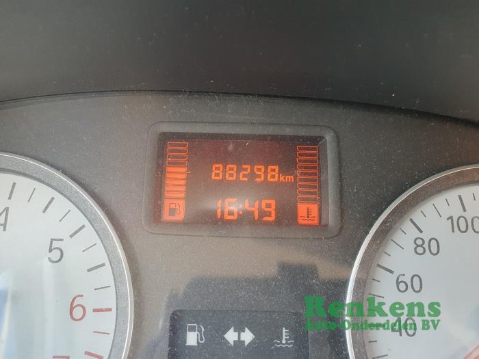 Dacia Logan MCV 1.6 MPI 85 Samochód złomowany (2011, Srebrny)