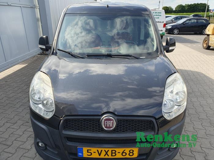 Fiat Doblo Cargo 1.6 D Multijet Épave (2012, Noir)