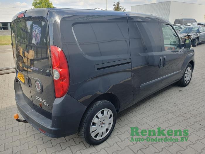 Fiat Doblo Cargo 1.6 D Multijet Épave (2012, Noir)