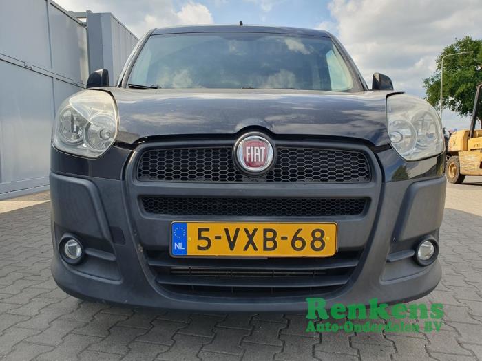 Fiat Doblo Cargo 1.6 D Multijet Épave (2012, Noir)