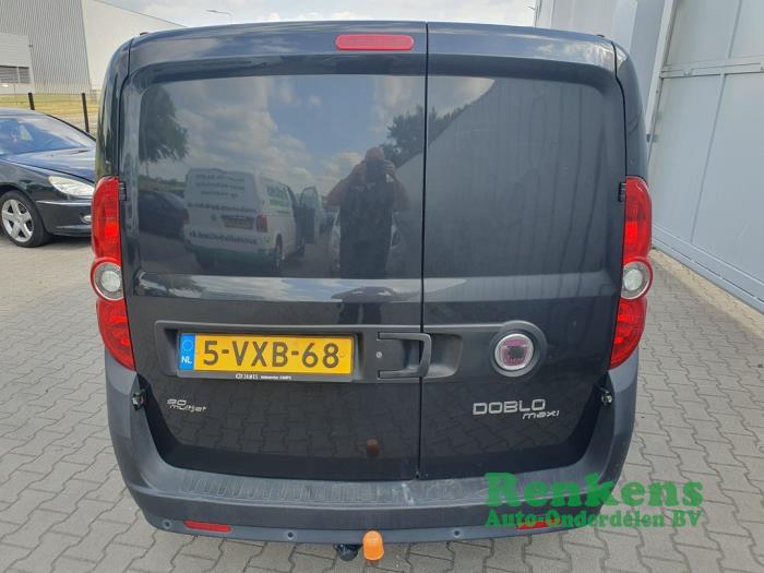 Fiat Doblo Cargo 1.6 D Multijet Épave (2012, Noir)
