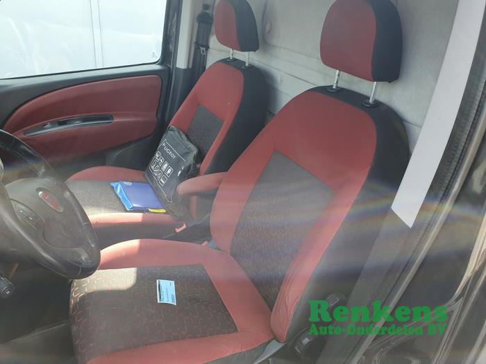 Fiat Doblo Cargo 1.6 D Multijet Épave (2012, Noir)
