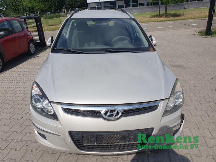 Hyundai i30 Crosswagon 1.4 CVVT 16V Épave (2009, Métallisé, Beige)