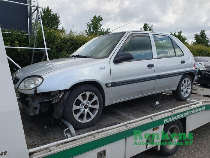 Citroen Saxo 1.1i X,SX Épave (2002, Argenté)