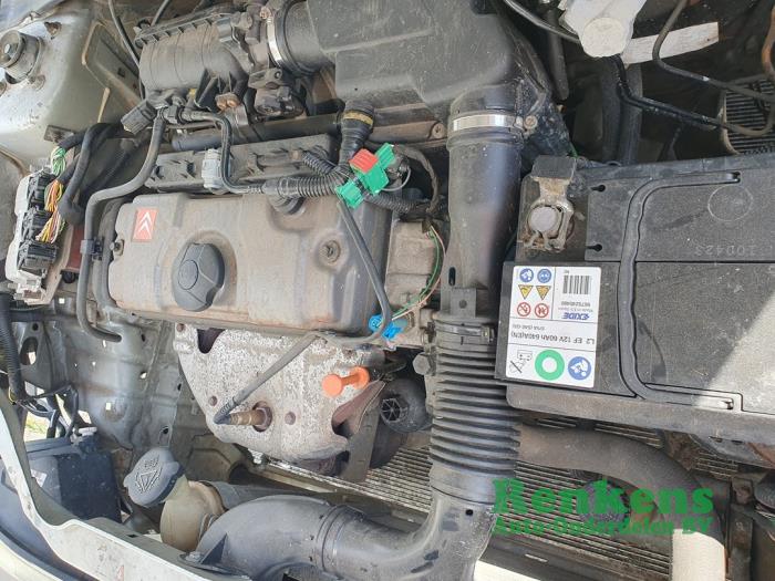 Citroen Saxo 1.1i X,SX Épave (2002, Argenté)