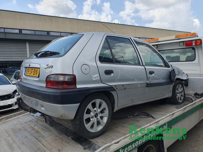 Citroen Saxo 1.1i X,SX Épave (2002, Argenté)