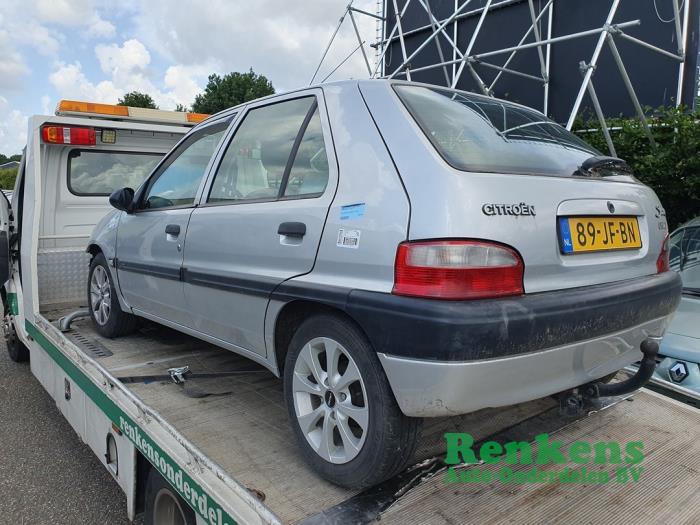 Citroen Saxo 1.1i X,SX Épave (2002, Argenté)