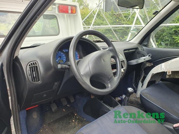 Citroen Saxo 1.1i X,SX Épave (2002, Argenté)