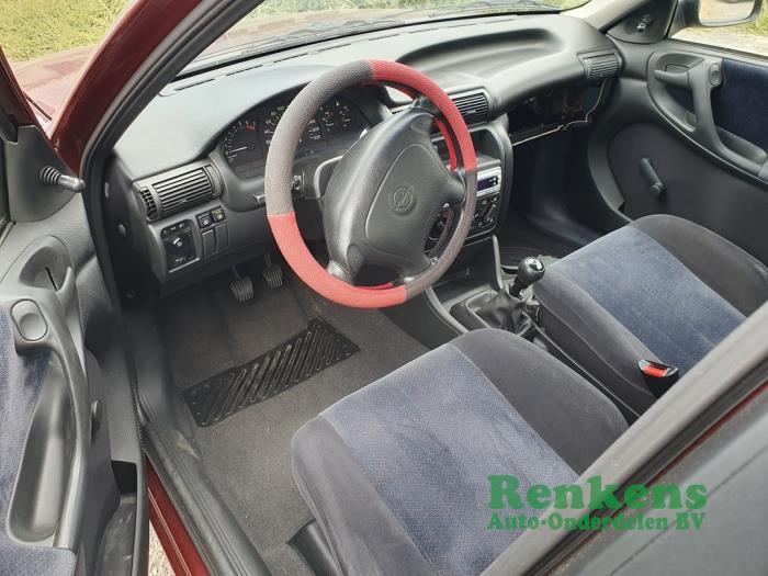 Opel Astra F 1.6i Schrottauto (1996, Rot)